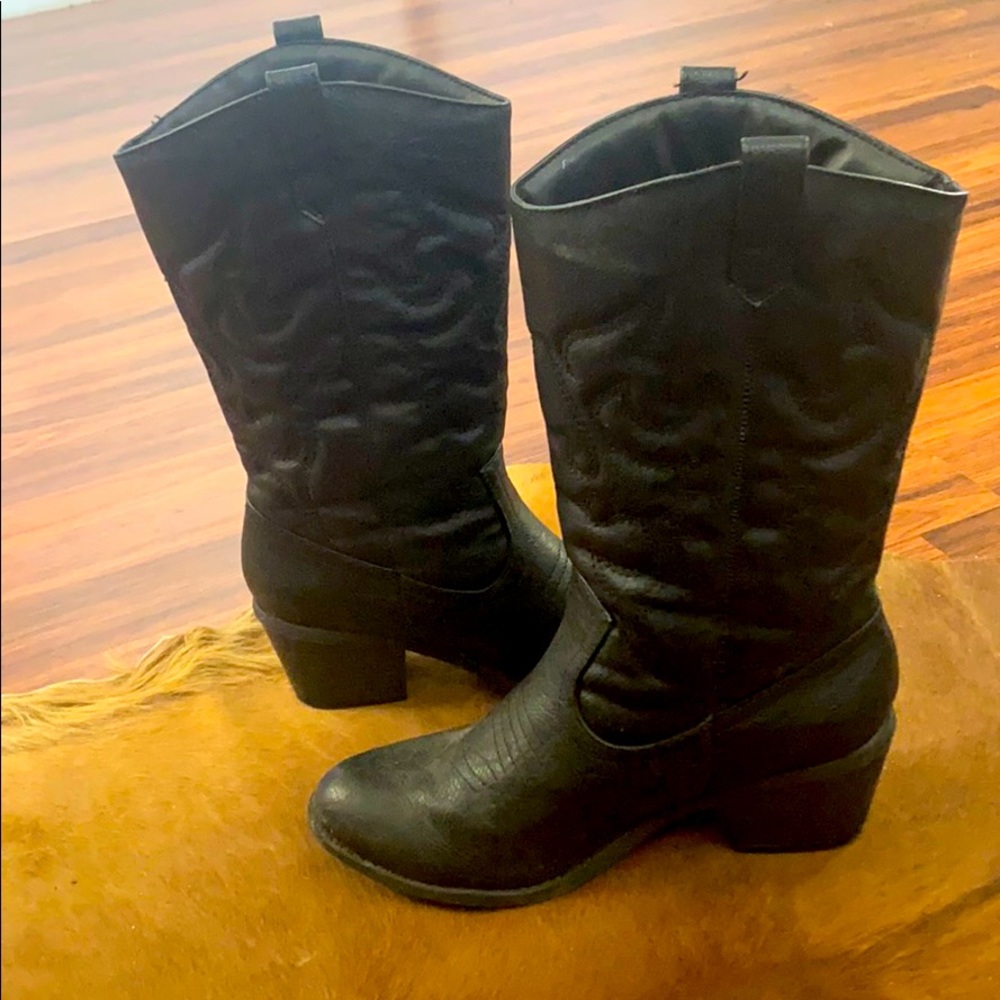 Black boots